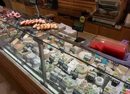305-biocoop-jacou-le-viviers-magasin-bio-fromages-a-la-coupe-fermiers-artisanaux-locaux-vache-brebis-che.webp